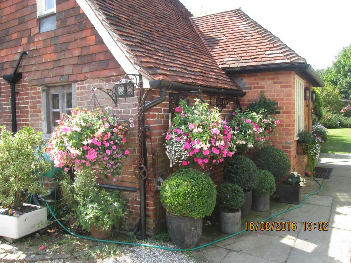 Clayton Wickham Farmhouse Acomodação com café da manhã Hurstpierpoint Exterior foto