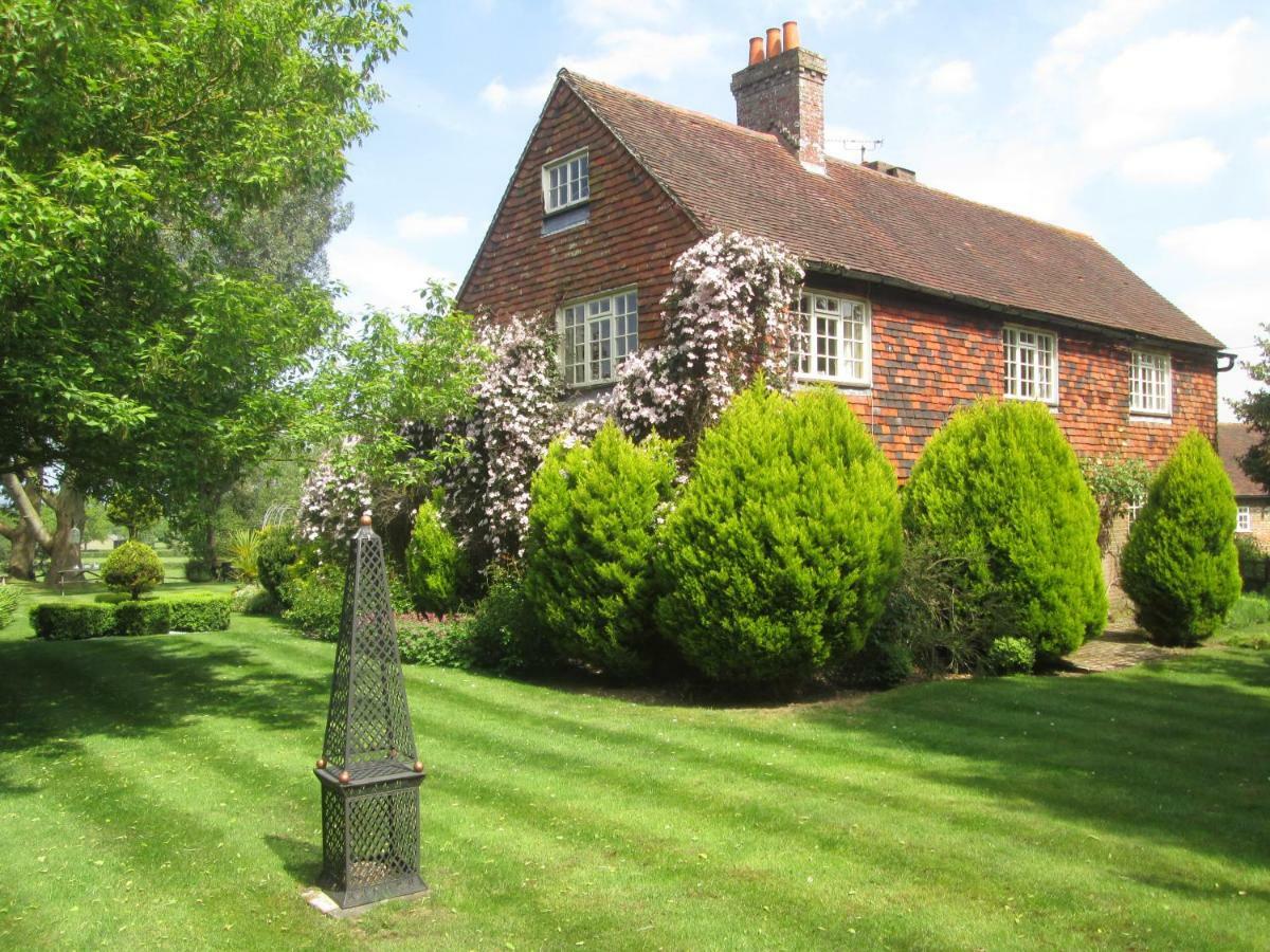 Clayton Wickham Farmhouse Acomodação com café da manhã Hurstpierpoint Exterior foto